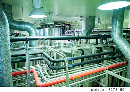 クラフトビール工場内部 クラフトビール工場内部 82784694