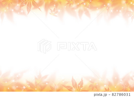 紅葉フレーム素材 大小の橙色のもみじと光が上下を彩るイメージ 横 他色有 82786031