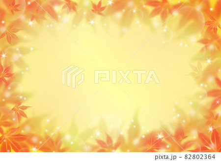 金色にキラキラ輝く赤いモミジが上下左右を彩る背景フレーム素材 横 他色有 82802364