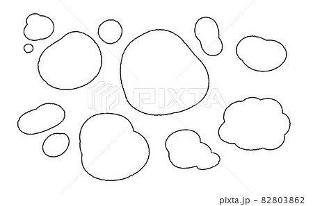 黒い線で描かれた白いもこもこフレームのベクター素材セット 82803862