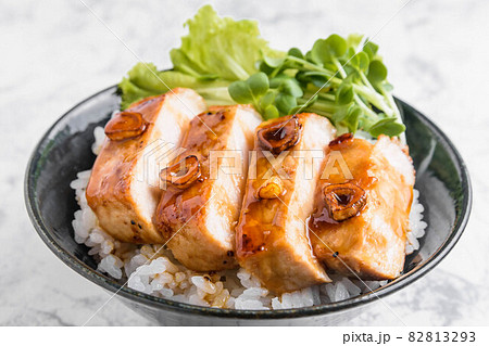 トンテキ丼 トンテキ丼 82813293