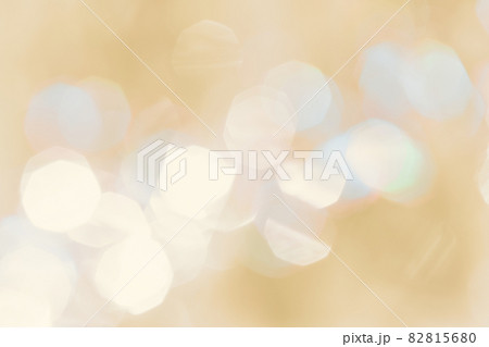 ゴールド系キラキラ背景素材 82815680