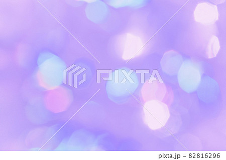 ヴァイオレット系キラキラ背景素材 82816296