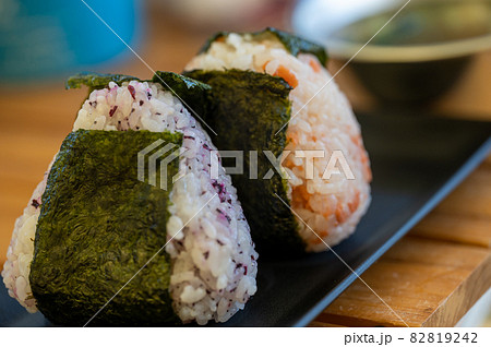 海苔巻きおにぎり　ゆかり 82819242