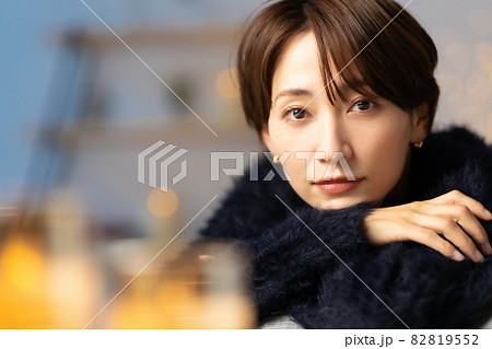 ミドル女性 ビューティーイメージ 冬 ミドル女性 ビューティーイメージ 冬 82819552