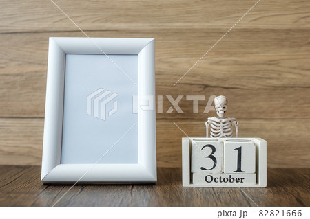 31 October calendar and frame with copy space for text. Happy Halloween day, Hello October, fall autumn season, Festive, party and holiday concept 31 October calendar and frame with copy space for text. Happy Halloween day, Hello October, fall autumn season, Festive, party and holiday concept 82821666