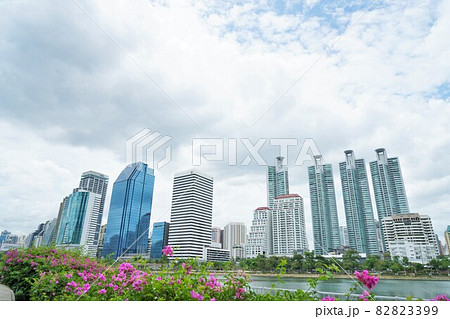 Benjakitti Park in Bangkok（タイ・バンコク都内にあるベンジャキティ公園） 82823399