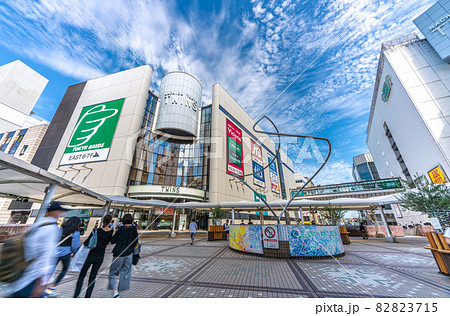 日本の東京都市景観　人気の街・町田。町田駅前を望む 82823715