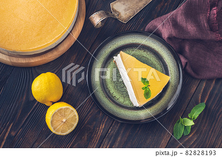 Gin and Tonic Cheesecake 82828193