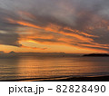 オレンジ色に染まる空 82828490