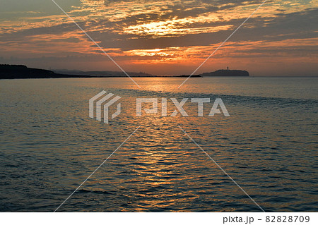 朝焼けの海と空 朝焼けの海と空 82828709