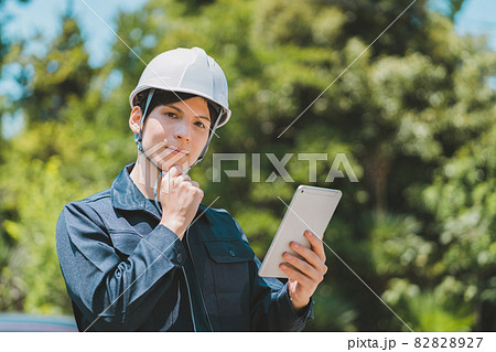 現場でタブレット 82828927