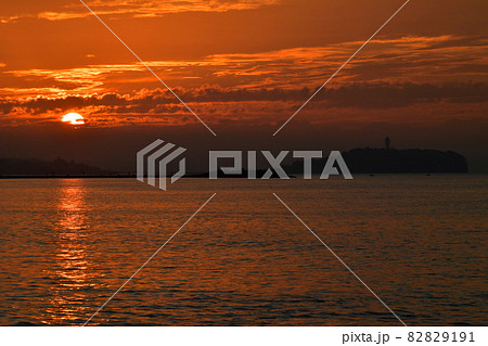 朝焼けの海と空 初日の出 朝焼けの海と空 初日の出 82829191