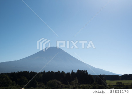青空の富士山 青空の富士山 82831176