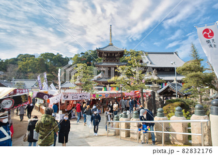 【大阪府】1月・コロナ渦の水間寺初詣《アウトフォーカス》 82832176
