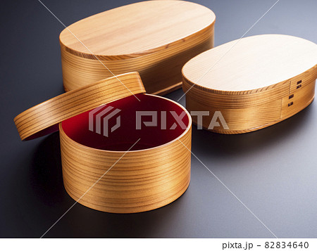 曲げわっぱ　小判型と丸型 82834640