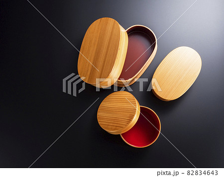 曲げわっぱ　小判型と丸型 82834643