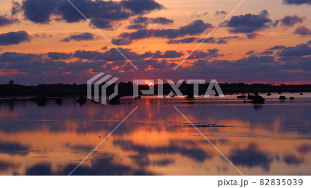 佐和田の浜の夕日 佐和田の浜の夕日 82835039