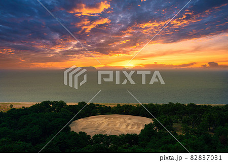 香川県観音寺市琴弾公園の銭形砂絵 82837031