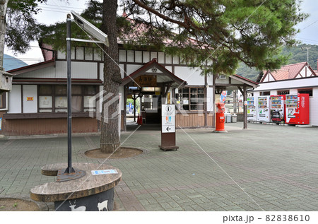 鉄道　私鉄：秩父鉄道　　長瀞駅　駅舎 82838610