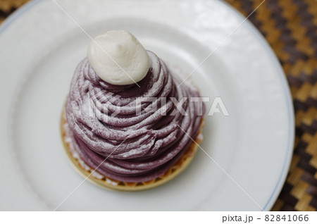 美味しそうなケーキ 82841066