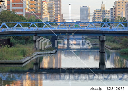 横十間川と旅所橋　(江東区) 82842075