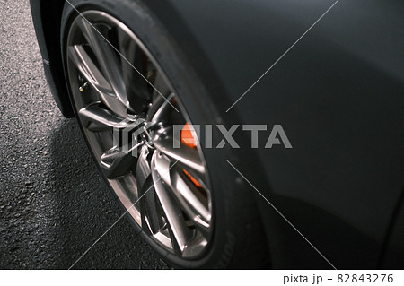 Lexus ISの前輪のアルミホイール Lexus ISの前輪のアルミホイール 82843276