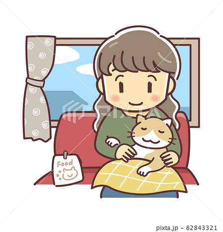 ネコを膝に乗せる女性と室内風景のイラスト（猫派・猫のいる暮らし・デフォルメ） 82843321