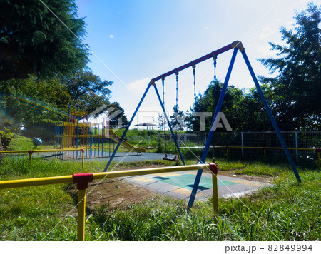 公園のブランコ 82849994