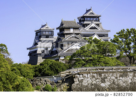 順調に復旧が進む熊本城　完全復活した天守閣（2021年10月3日撮影） 82852700