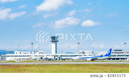 【香川県 高松市】さぬきこどもの国からみる高松空港 82853173