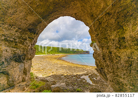 海が見える景色(徳之島・天城町)【犬の門蓋】 海が見える景色(徳之島・天城町)【犬の門蓋】 82855117