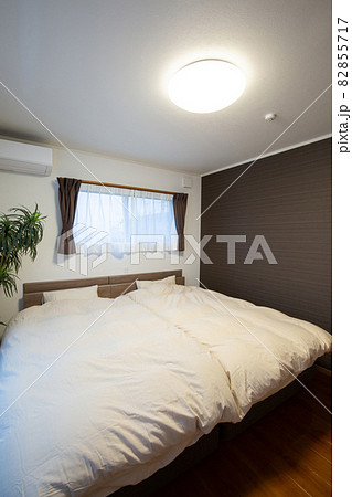 ベッドルーム 82855717