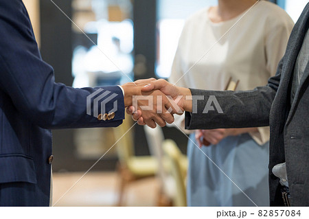 ビジネスシーン ビジネスシーン 82857084