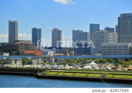 東京　江東区　晴海、豊洲の都市風景　マンション郡 82857560