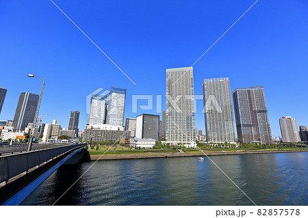 東京　江東区　晴海、豊洲の都市風景　マンション郡 82857578