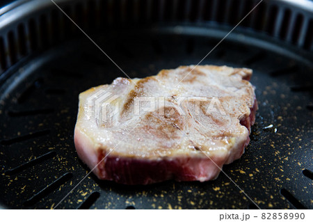 Grilled pork with salt, pork, Korean traditional food, 82858990