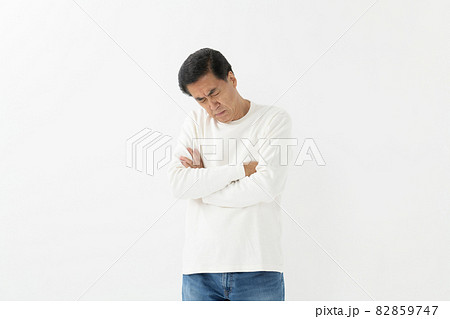 シニア男性 物忘れ 悩む シニア男性 物忘れ 悩む 82859747
