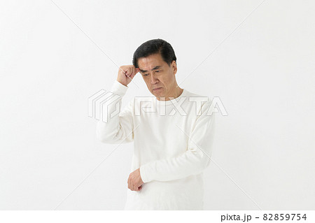 シニア男性 物忘れ 悩む シニア男性 物忘れ 悩む 82859754