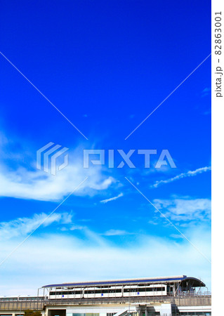 長久手市、愛・地球博記念公園駅とリニモの風景 82863001