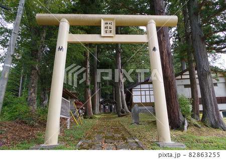 信州　筑北村の神社　刈谷沢神明宮参道　白鳳時代の創建 82863255