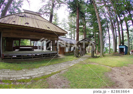 信州　筑北村の神社　刈谷沢神明宮　境内光景　白鳳時代の創建 82863664