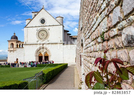 イタリア共和国ウンブリア州ペルージャ県のアッシジ　サン・フランチェスコ聖堂 82863857