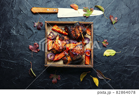 Barbecue beef ribs with pumpkin 82864078