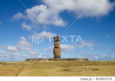 Moai at Ahu Tongariki, Easter island, Chile. 82864533