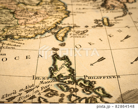 アンティークの古地図　フィリピンと南シナ海 82864548
