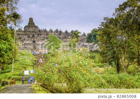 インドネシア ボロブドゥール寺院遺跡 / Borobudur, Indonesia 82865008