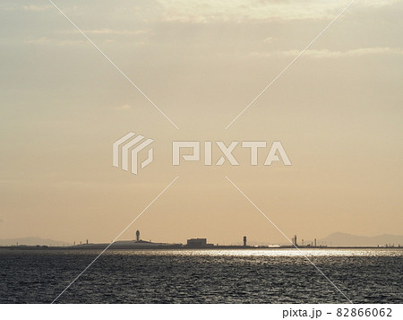 貝塚港から臨む夕景 貝塚港から臨む夕景 82866062