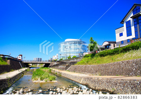 愛知県瀬戸市、瀬戸川と瀬戸市中心街の風景 愛知県瀬戸市、瀬戸川と瀬戸市中心街の風景 82866383