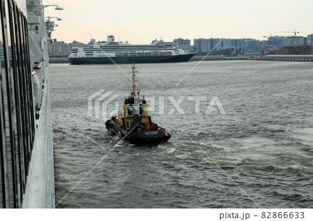 サンクトペテルブルグ朝の港湾風景 サンクトペテルブルグ朝の港湾風景 82866633